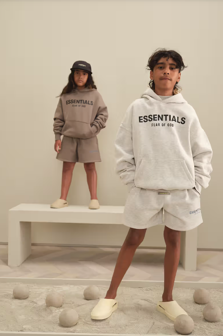 SPARK™ VIRAL ESSENTIALS KIDS HOODIE + FREE SWEATPANTS (LIMITED TIME OFFER)