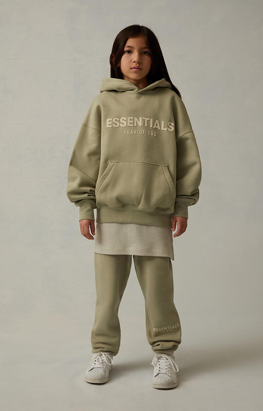 SPARK™ VIRAL ESSENTIALS KIDS HOODIE + FREE SWEATPANTS (LIMITED TIME OFFER)