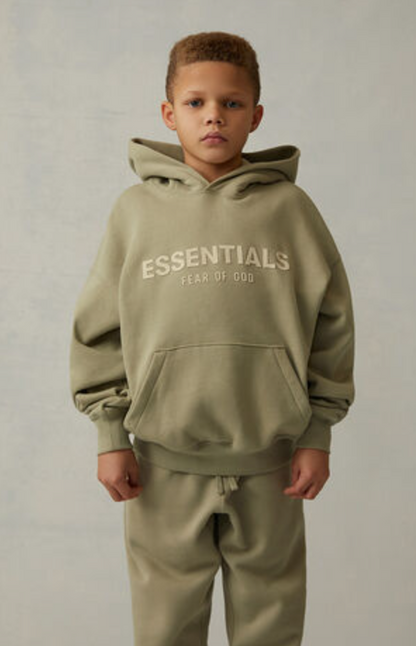 SPARK™ VIRAL ESSENTIALS KIDS HOODIE + FREE SWEATPANTS (LIMITED TIME OFFER)